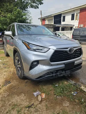 2021 Toyota Highlander XLE Silver