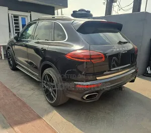 Porsche Cayenne 2016 Baki