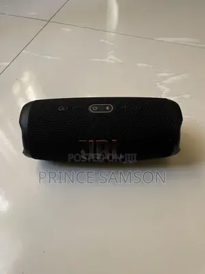 JBL Charge 5 Mai Saurara
