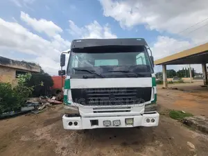 Howo Sinotruk 10-Tyre Tipper Truck (Distress Sale)