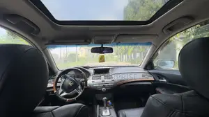 Honda Crosstour 2010 Baki