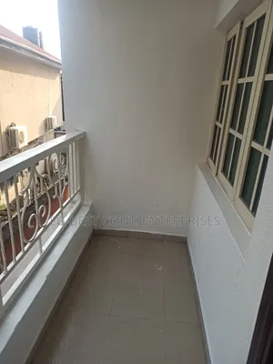 3 Bedroom Flat a Cikin Estate Mai Tsaro, Abraham Adesanya