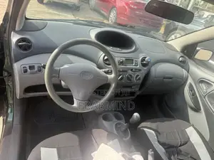Toyota Yaris 2003 Baki