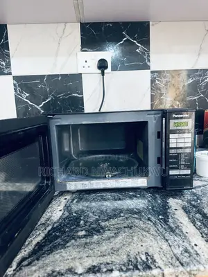 Panasonic 20L Solo Microwave