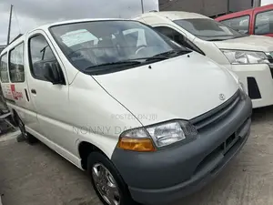 2006 Toyota HiAce Bus - Wadda Akawo