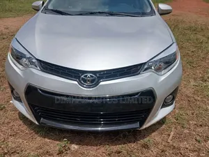 Toyota Corolla LE Sedan 2015