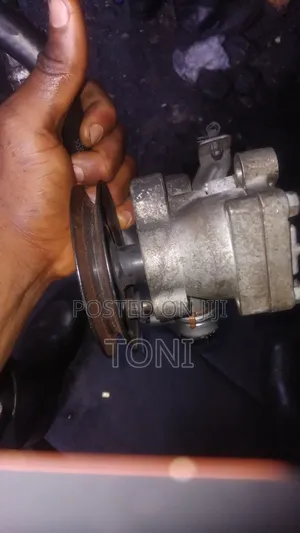 Power Steering Pump da aka yi amfani da shi don Kia Rio/Assent 2005