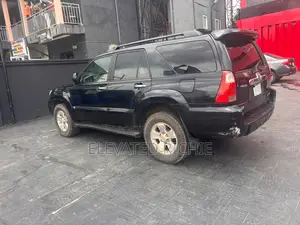 Toyota 4Runner 2008 Baki