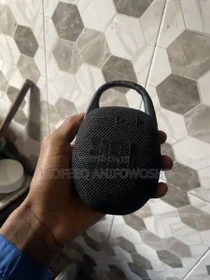 JBL Clip 5 Mai ɗaukar Baki ta Bluetooth