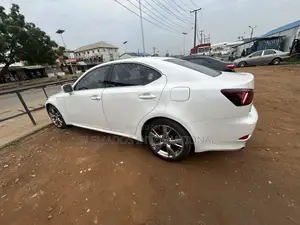 Lexus IS250 2007 Fari