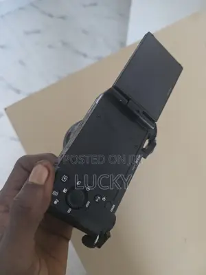 Sony ZV-E10 Dijital Kamara