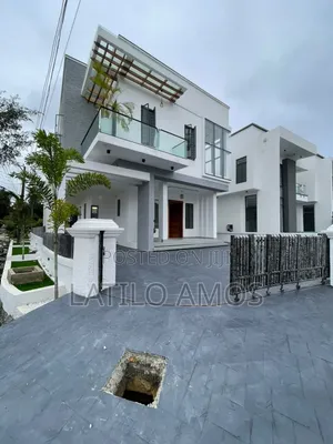 Babban Gidan 5-Bedroom Mai Cikakken Tsarin Rarraba Don Siyarwa a Ikota