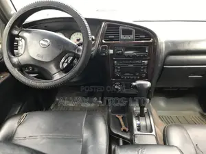 Nissan Pathfinder 2002 Baki