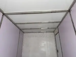 Toyota Dyna 150 Van Mai Daukan Kaya