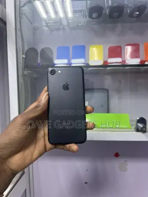 Apple iPhone 7 128GB Baki