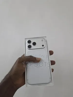 Apple iPhone 17 Pro Max 256GB Silver (Used)