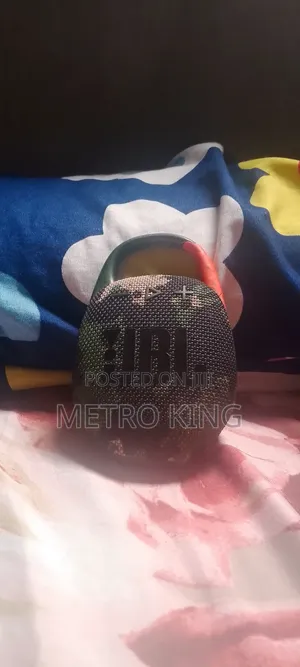 JBL Clip 5 Mai ɗaukar Hoto Bluetooth Mai Saurin Magana - Camouflage