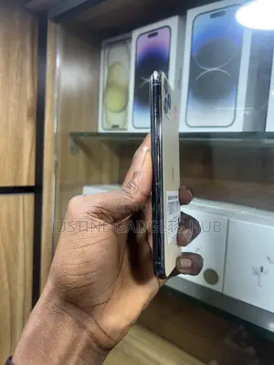 Apple iPhone 11 Pro Max 64GB Zinariya