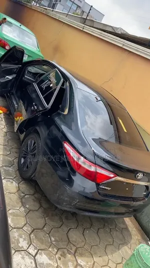 Toyota Camry 2016 Black