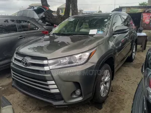2015 Toyota Highlander XLE AWD SUV