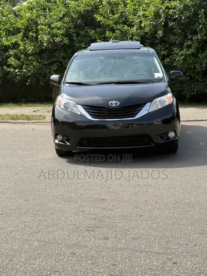 Toyota Sienna 2010 Baki
