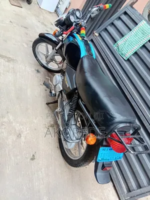 TVS Apache 180 RTR 2025 Black