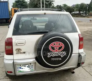 Toyota RAV4 2005 Fari