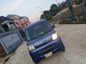 Daihatsu Hijet 2012 Shuɗi