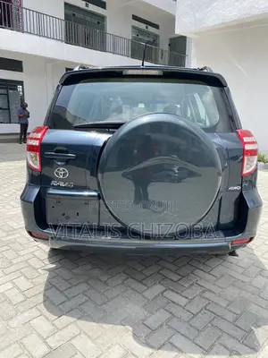 Toyota RAV4 2010 Green