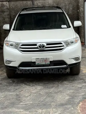 Toyota Highlander Limited 2012 White