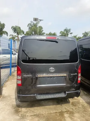 Toyota HiAce 2015 Baki