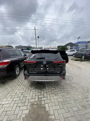 2024 Toyota Highlander E-Four Hybrid