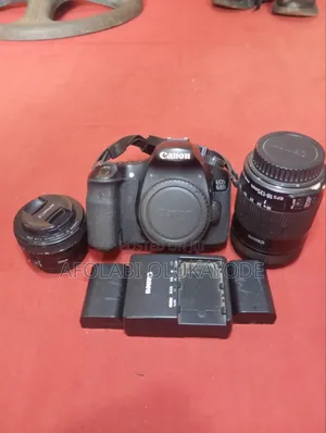 Canon 60D DSLR Camera tare da 18-135mm da 50mm Lenses