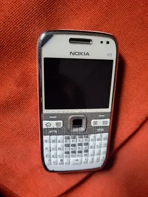 Nokia E72 Fari - Tsohuwar Kyakkyawa