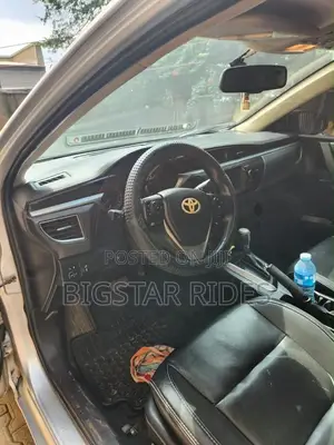 Toyota Corolla Altis 2015 Silver Mai Sunroof
