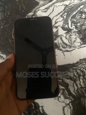 Apple iPhone XR 128GB Ja (iCloud Makulli)