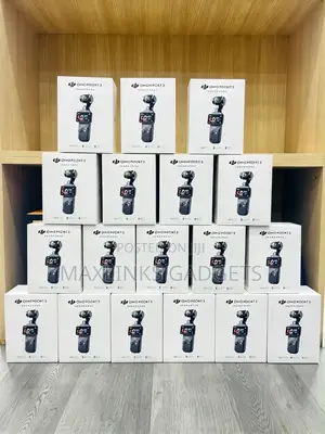 DJI Osmo Pocket 3 Creator Combo Vlogging Camera
