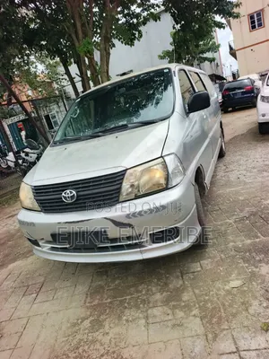 Toyota HiAce 2011 - Wadda Akawo Daga Belgium, Launin Azurfa
