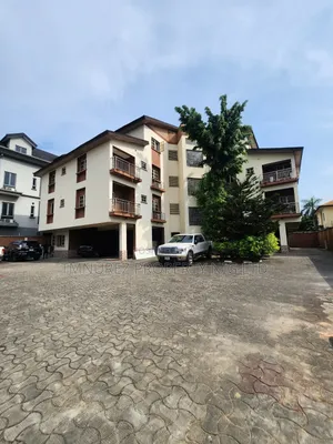 Gidan haya na 3bdrm a 1004