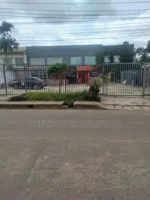 Wurin Kasuwanci don Hayarwa a Titin Isaac John, Ikeja GRA