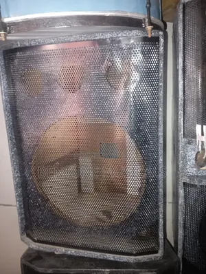 Empty 12-Inch Single Speaker Box