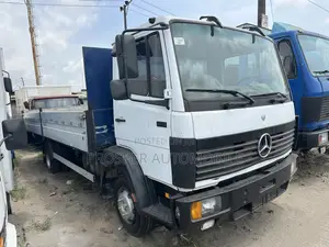 Mercedes-Benz 814 Truck