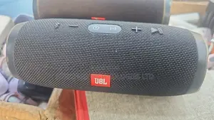 JBL Charge 3 Mai Ɗaukar Hannu Mai Haɗa Bluetooth Mai Amfani
