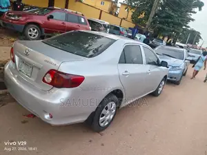 Toyota Corolla 2010 Silver