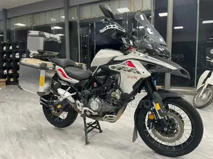 Benelli 502C 2019 Fari