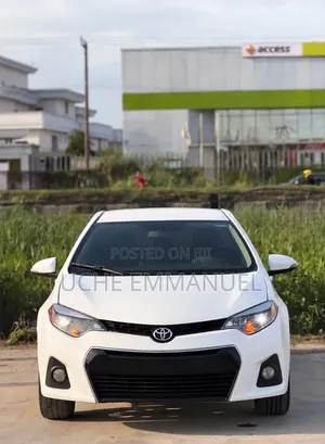 Toyota Corolla 2015 White