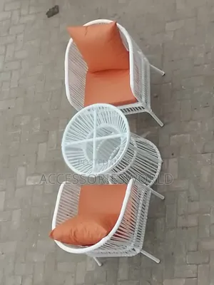Modern 3-Piece Outdoor Wicker Patio Set - 2 Chairs & Table