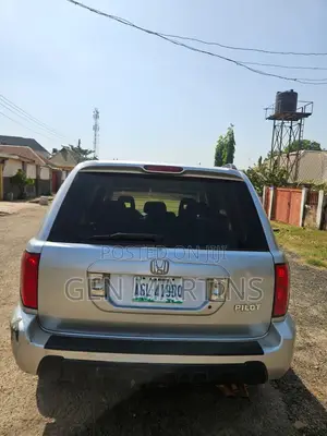 Honda Pilot 2004 Silver