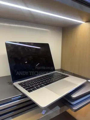 Apple MacBook Pro 2017 16GB RAM, 256GB SSD