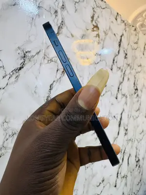 Apple iPhone 12 64GB Baki
